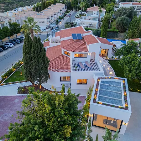 New! Nostra- Luxury Villa, Tennis Court, Gym, Swimming Pool, Jacuzzi By Dream 빌라