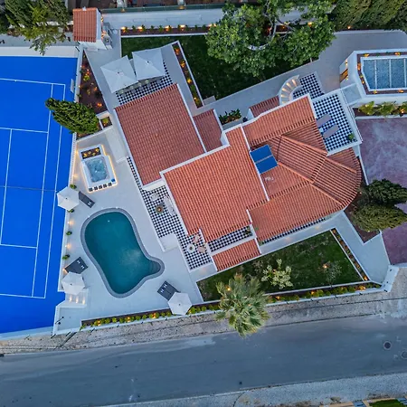 빌라 New! Nostra- Luxury Villa, Tennis Court, Gym, Swimming Pool, Jacuzzi By Dream