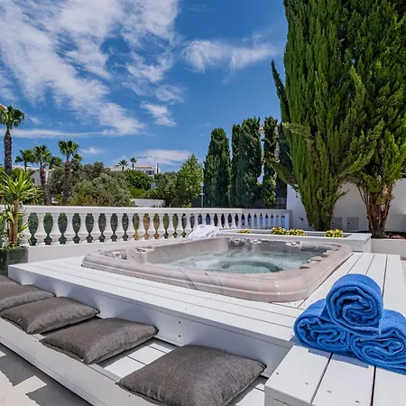 New! Nostra- Luxury Villa, Tennis Court, Gym, Swimming Pool, Jacuzzi By Dream 빌라